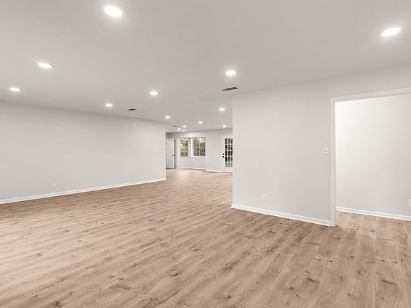 4th image of 7618 Choctaw Rd