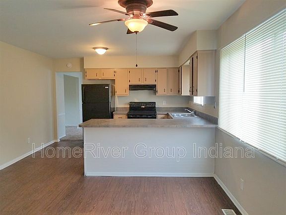 4th image of 2623 N Astro Ct