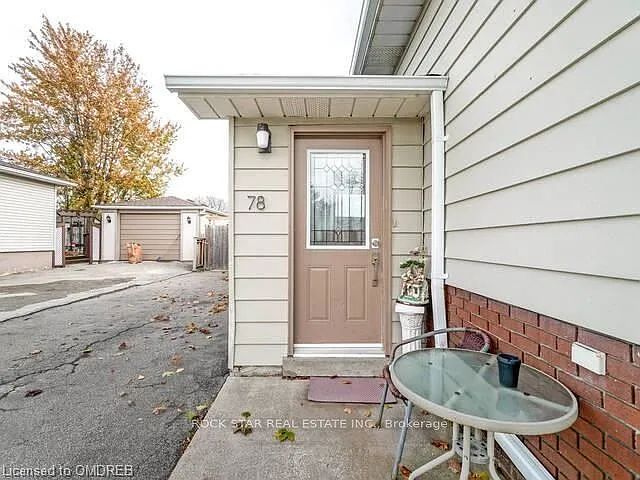 78 Billington Cres #UPPER — Photo 2