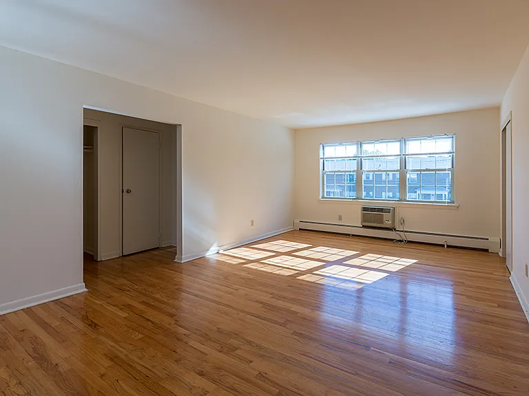 Summit Manor — Photo 5