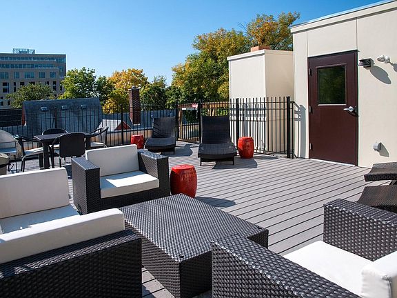 2nd image of 2800 Girard Ave S #305