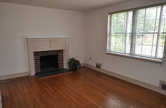 2nd image of 1158 Old Lancaster Pike