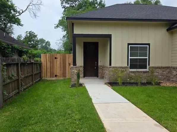 22525 E Shorewood Loop Loop E, Huffman, TX 77336