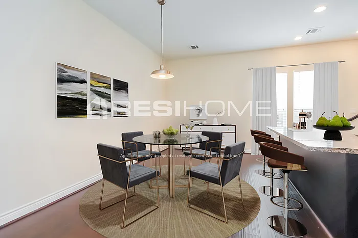 2326 Saint Emanuel St — Photo 3