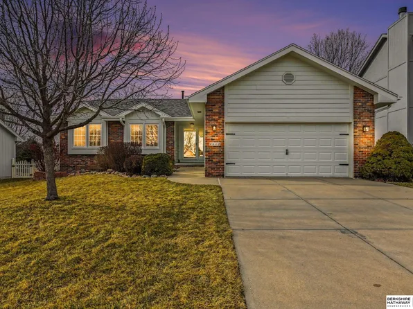 7112 S 162nd Ave, Omaha, NE 68136