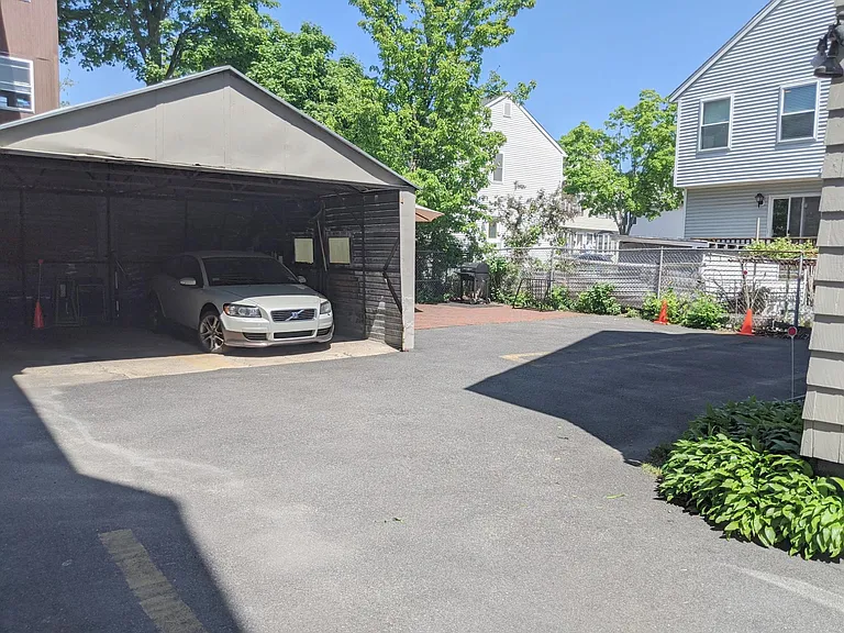 315 Beacon St #B — Photo 3