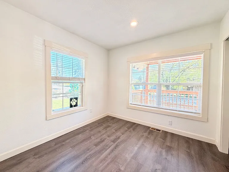 10107 SE Harold St — Photo 12