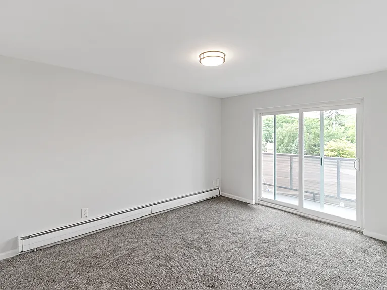 The Park on 13 Apartments - Royal Oak, MI — Photo 22