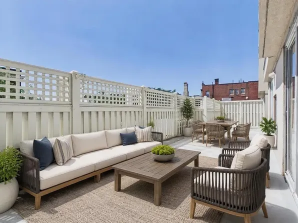 30 Chelsea St APT 204, Everett, MA 02149