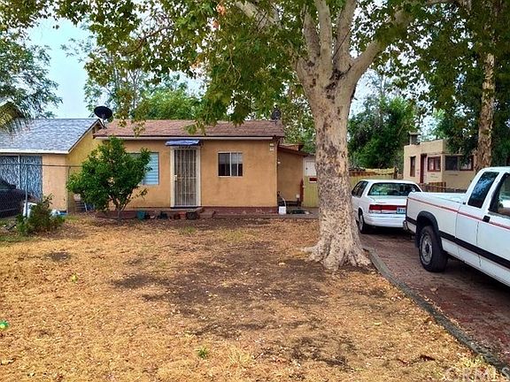 3rd image of 1097 E 3rd St