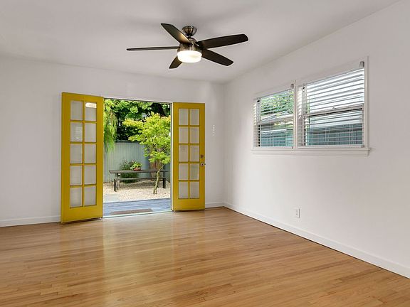 5th image of 906 Venezia Ave #A