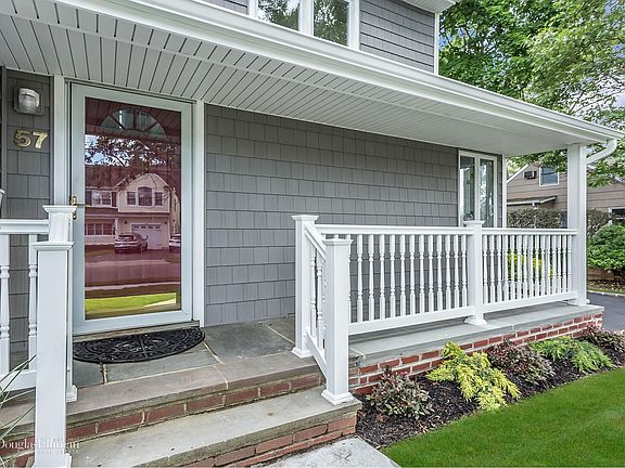4th image of 57 Seaview St