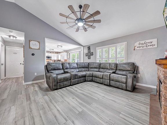 3rd image of 236 Harbor Landing Dr