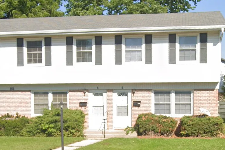 1644 Hilltop Pl #2 - 2 — Photo 1