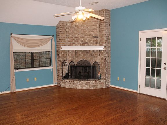 2nd image of 3935 Suncrest Dr