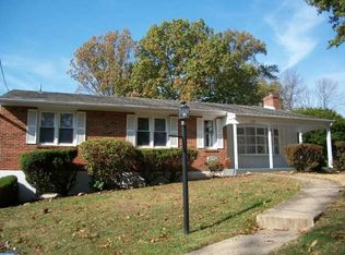 656 Old School House Dr, Springfield, PA 19064