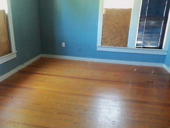 5th image of 862 E 6th St