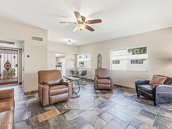 3rd image of 375 S Placita La Paz