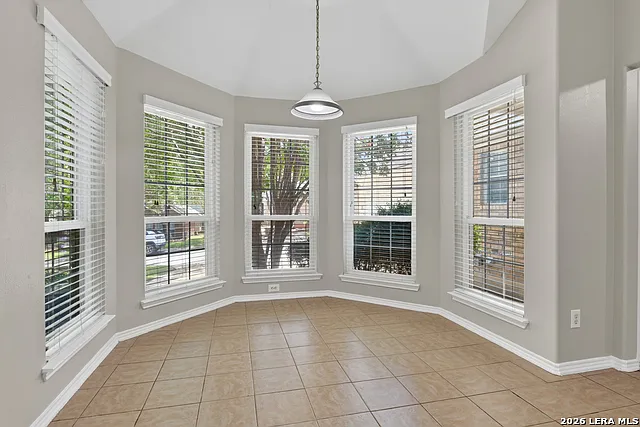 6635 Shady Bend Dr — Photo 10