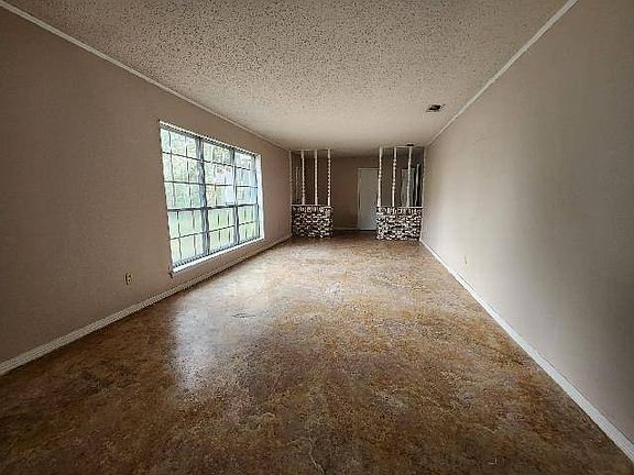 2nd image of 1809 Weaver Dr