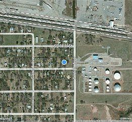 1st image of 935 SE 12th St