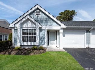 16 Orient Ct, Ridge, NY 11961