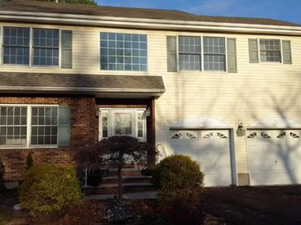 24 Alexis Ct, Colonia, NJ 07067