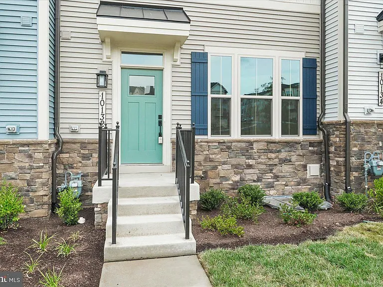 10132 Lake Linganore Blvd — Photo 2