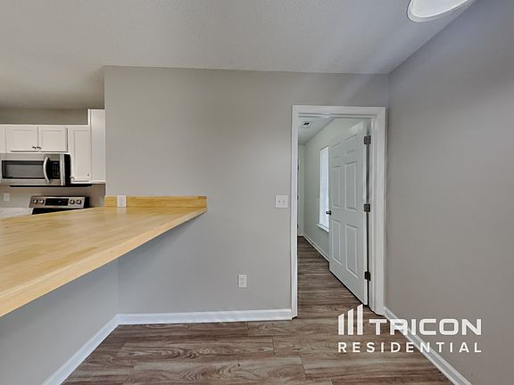 4th image of 1807 Bellwick Dr