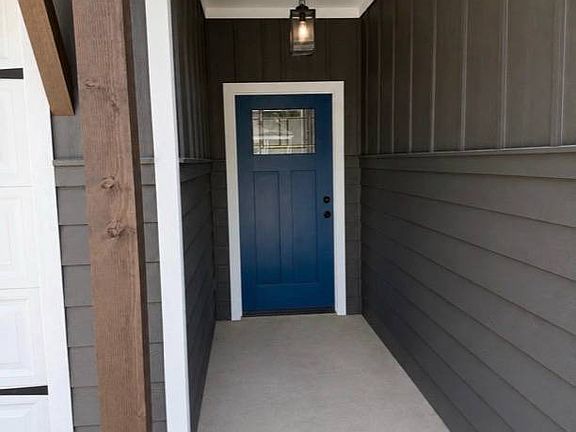 5th image of 1021 W Walker St