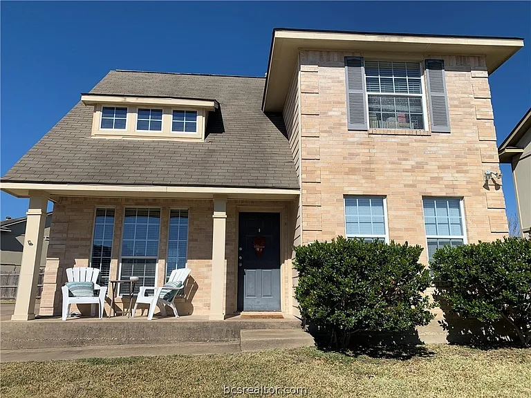 505 Thornton Ct — Photo 8