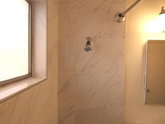 2nd image of 1511 Beloit Ave APT 10