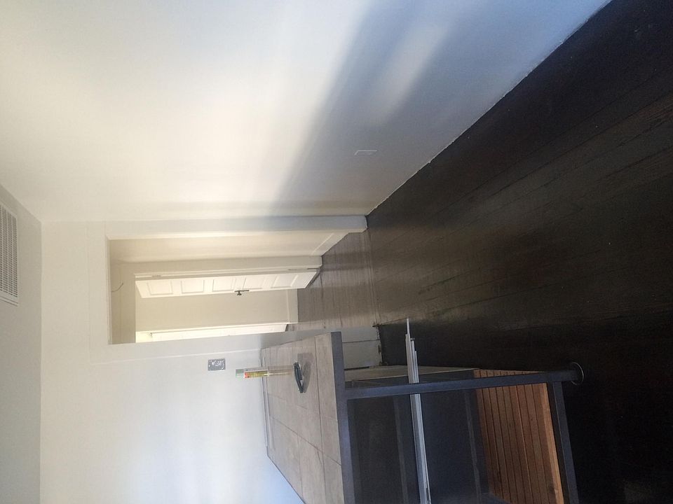 1st image of 2945 James Ave APT 101