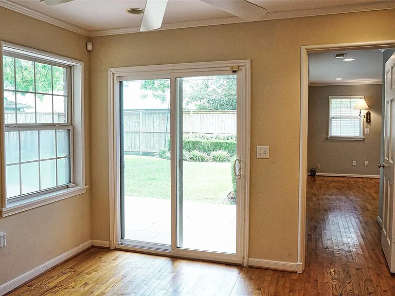 2047 McClendon St — Photo 15