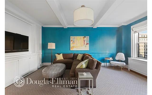 Sold by Douglas Elliman | media 24