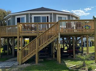 1008 1st St, Surf City, NC 28445