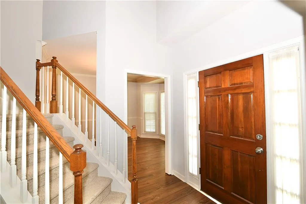 4 bed, 2.5 bath, 2196 sqft, $2,900 — Photo 2