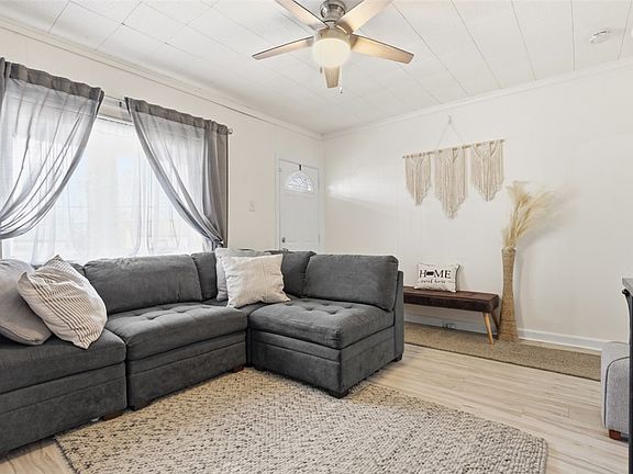 5th image of 447 Edith St