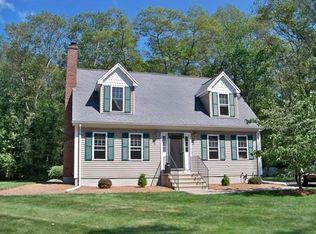 29 Hitchcock Ln, Attleboro, MA 02703