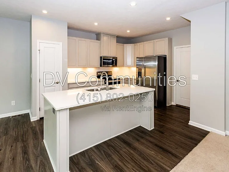 7226 Hillsview Dr — Photo 7