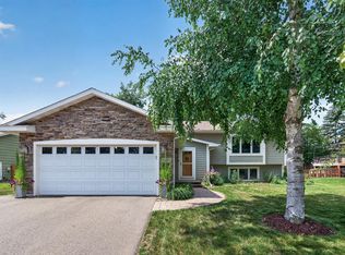 1415 Sycamore Ln N, Plymouth, MN 55441