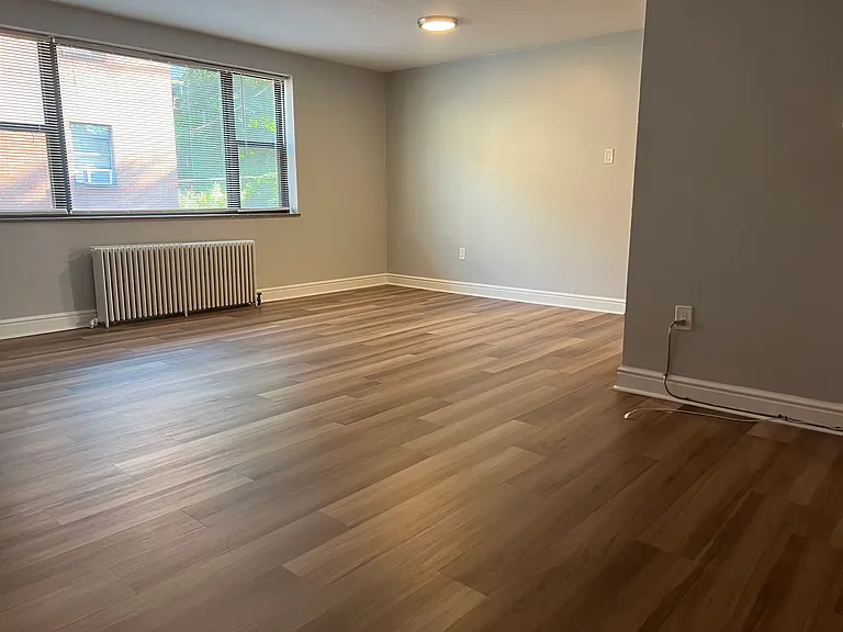 Royal Gardens Apartments — Photo 41