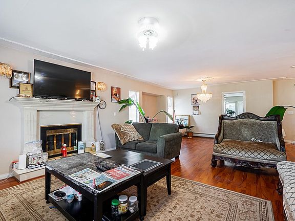 3rd image of 6565 122nd St