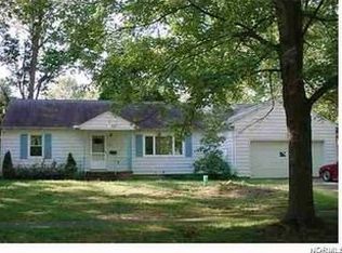 323 Yale Ave, Elyria, OH 44035
