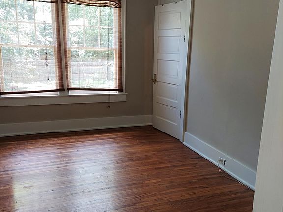 5th image of 902 S Highland Park Ave