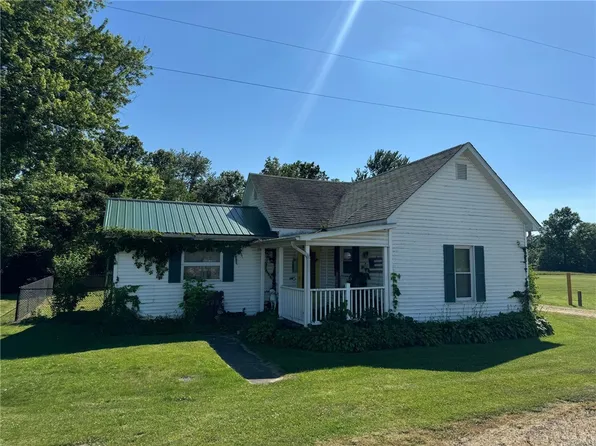 16246 E Clarksville Rd, Marshall, IL 62441