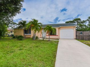565 SE Thornhill Dr, Port Saint Lucie, FL 34983
