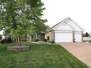 3 Pauley Cir, Saint Peters, MO 63376