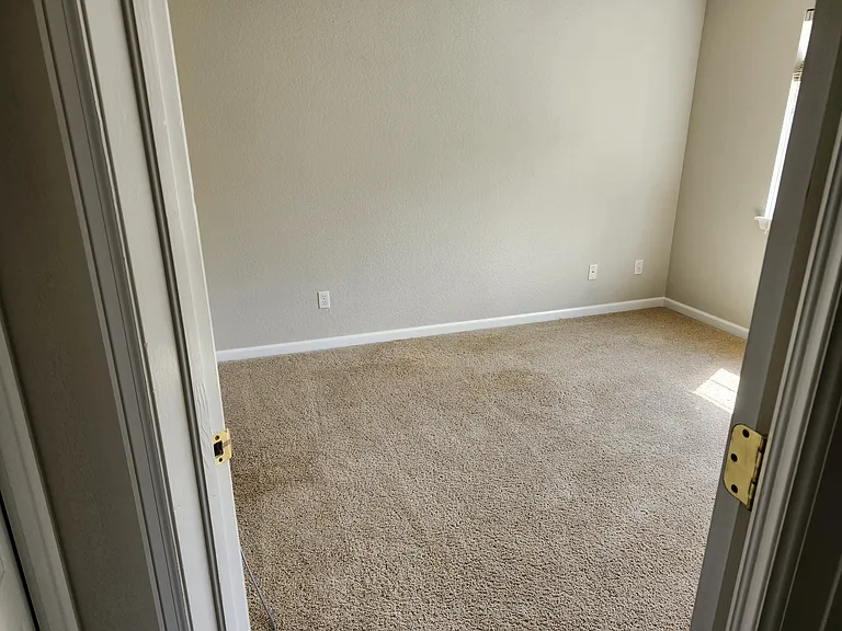 1432 Whitehall Dr #F — Photo 11
