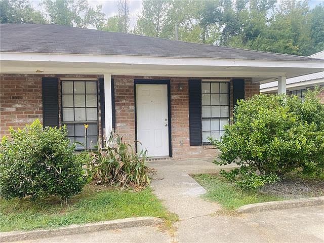 1st image of 1307 Hooks Dr #B